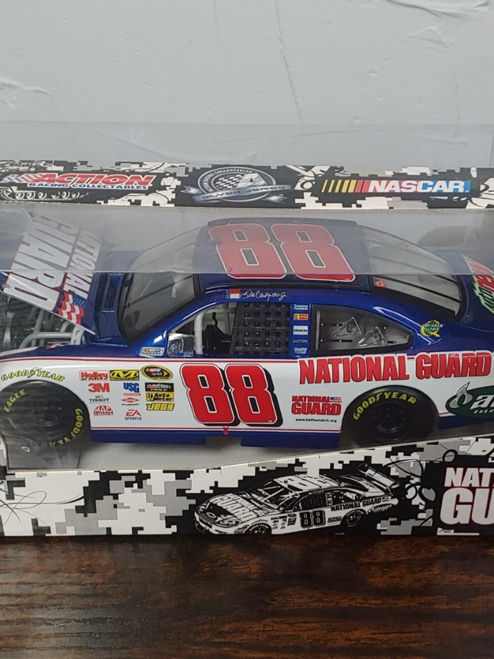 Dalle EarnhardtJr #88 National Guard 2010 Impala Action Racing Collectibles 1:24